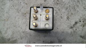 O105046 Gebruikte relais Mercedes 200 - 500