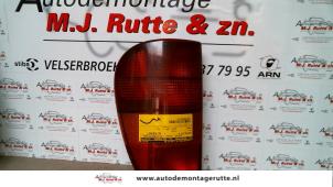 O93046 Gebruikte achterlicht links Volkswagen Caddy