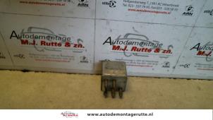 O105066 Gebruikte relais Mercedes 260SE-600SEL