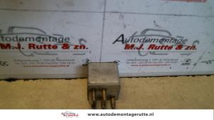 O105069 Gebruikte relais Mercedes 260SE-600SEL