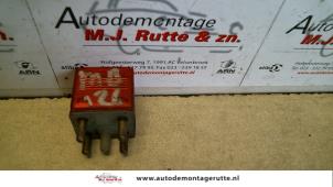 O105121 Gebruikte relais Mercedes 280SL-500SLC