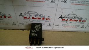 O105082 Gebruikte relais Mercedes 260SE-600SEL
