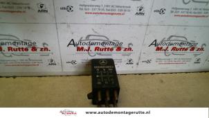 O105086 Gebruikte relais Mercedes 260SE-600SEL