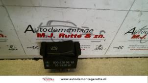 O106218 Gebruikte schakelaar mistlamp Mercedes 200 - 500