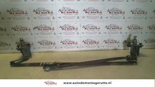 O118240 Gebruikte ruitenwis mechaniek Kia Shuma