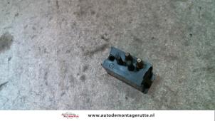 O106220 Gebruikte schakelaar mistlamp Mercedes 200 - 500