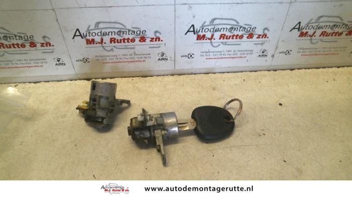 Gebruikte Portierslot Cilinder rechts Hyundai H200 O81897