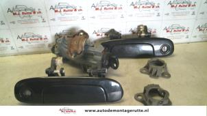 O82133 Gebruikte cilinderslotenset (compleet) Mazda 323F