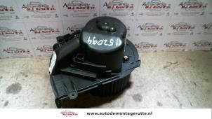 O130007 Gebruikte kachel ventilatiemotor Lancia Phedra