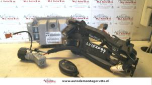 Gebruikte Set Cilindersloten (compleet) Lancia Phedra 2.0 16V Prijs op aanvraag aangeboden door Autodemontage M.J. Rutte B.V.