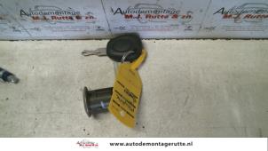 O81670 Gebruikte portierslot cilinder links Renault Megane Scenic