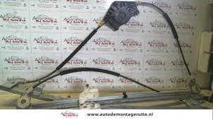 O78227 Gebruikte ruitmechaniek 4deurs links-voor Lancia Phedra