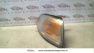 O76404 Gebruikte knipperlicht rechts Mazda 626