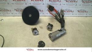 O82192 Gebruikte set cilindersloten (compleet) Citroen Saxo