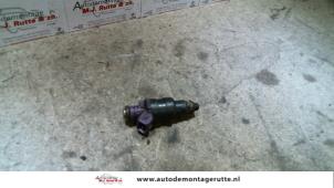 O121674 Gebruikte injector (benzine injectie) Renault Twingo