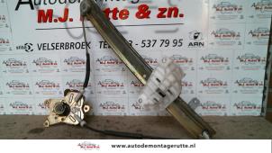 O78881 Gebruikte raammechaniek 2deurs rechts-voor Mitsubishi Colt
