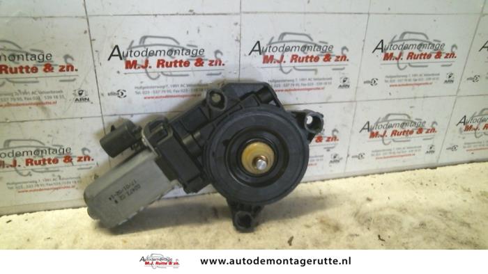 Portierruitmotor van een Fiat Stilo (192A/B) 2.4 20V Abarth 3-Drs. 2002