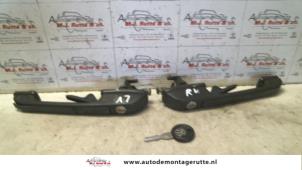 O79715 Gebruikte portiergreep 2deurs links Volkswagen Golf