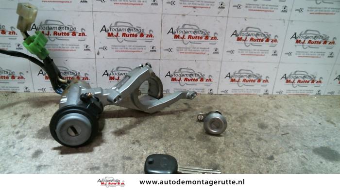 Gebruikte Set Cilindersloten (compleet) Daihatsu Gran Move O82261
