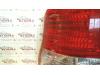 Gebruikte Achterlicht links Kia Carnival O93452