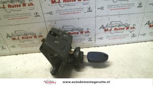 O91686 Gebruikte achterklep slotmechaniek Fiat Punto