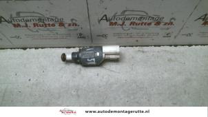 O110573 Gebruikte schakelaar remlicht Renault Megane
