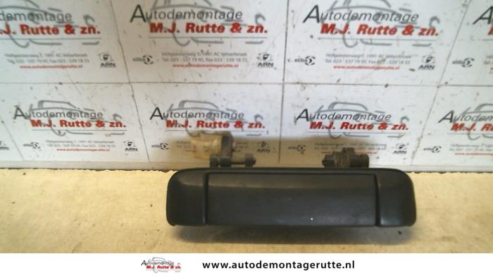 Gebruikte Portiergreep 4Deurs rechts-voor Mazda Demio O81020