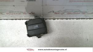 O107312 Gebruikte ruit schakelaar elektrisch Volkswagen Golf