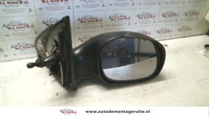 O87364 Gebruikte buitenspiegel rechts Kia Carnival