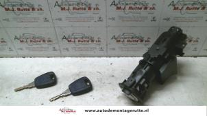 Gebruikte Kontaktslot + Sleutel Fiat Punto II (188) 1.2 60 S 3-Drs. Prijs op aanvraag aangeboden door Autodemontage M.J. Rutte B.V.