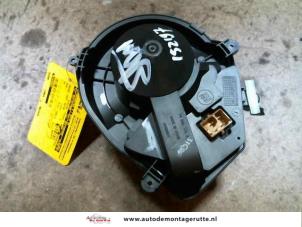 O129516 Gebruikte kachel ventilatiemotor Audi A4