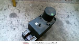 Gebruikte Vacuumpomp Elektrisch Deurvergrendeling Audi A4 (B5) 1.6 Prijs € 50,00 Margeregeling aangeboden door Autodemontage M.J. Rutte B.V.
