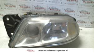 O72167 Gebruikte linker koplamp Alfa Romeo 166