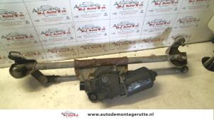 O119243 Gebruikte ruitenwismotor+mechaniek Toyota Yaris Verso