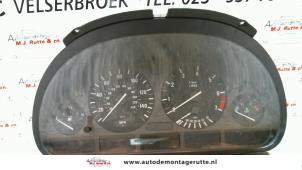 Gebruikte Tellerklok BMW 5 serie (E39) 523i 24V Prijs € 50,00 Margeregeling aangeboden door Autodemontage M.J. Rutte B.V.