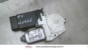 O90302 Gebruikte motor electrisch raam Seat Leon