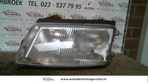 O72127 Gebruikte linker koplamp Volkswagen Passat