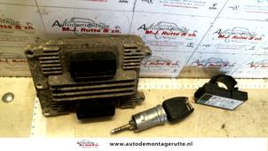Gebruikte Kontaktslot + Sleutel Opel Astra G (F08/48) 1.6 Prijs op aanvraag aangeboden door Autodemontage M.J. Rutte B.V.