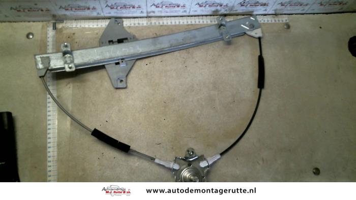 Gebruikte Raammechaniek 4Deurs links-voor Hyundai Accent O78185
