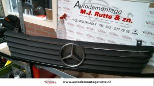 O71407 Gebruikte grille Mercedes Vito