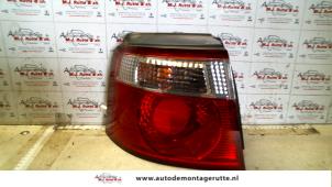 O93439 Gebruikte achterlicht links Kia Carens