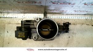 O122999 Gebruikte gasklephuis Kia Carens