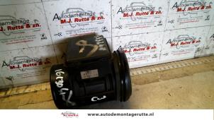 O116466 Gebruikte luchthoeveelheidsmeter Mazda 626