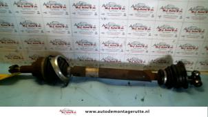 O111315 Gebruikte aandrijfas links-voor Renault Laguna