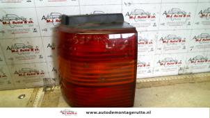 O93028 Gebruikte achterlicht links Volkswagen Passat