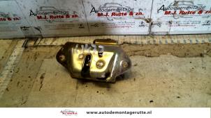 O91747 Gebruikte slotmechaniek achterklep Nissan Micra