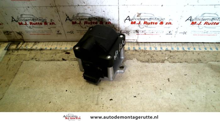 Gebruikte Bobine Volkswagen Polo O126563