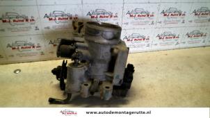 O122915 Gebruikte gasklephuis Nissan Micra
