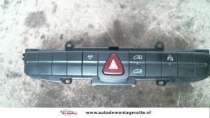 O104170 Gebruikte gevarenlicht schakelaar Volkswagen Crafter