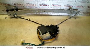 O79446 Gebruikte ruitmechaniek 4deurs rechts-voor Mitsubishi Space Runner